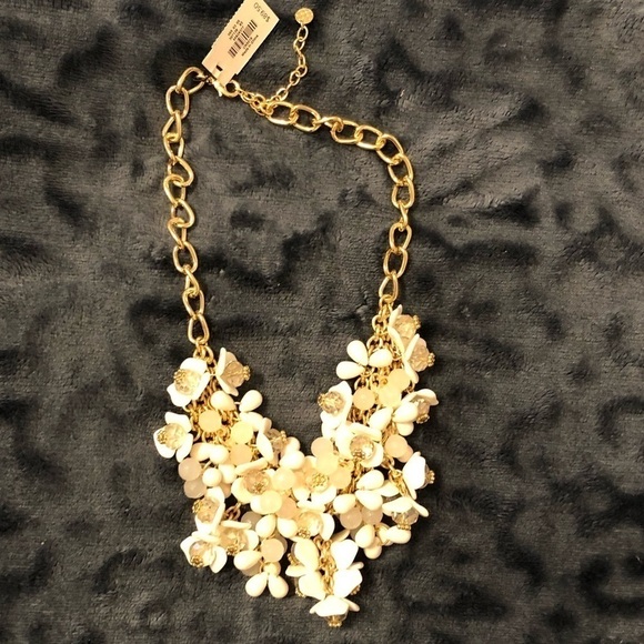 Talbots White & Gold Beaded Chunky Floral Bib Cluster Necklace - Picture 5 of 6